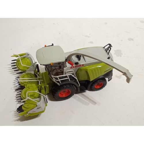 887 - New Ex Display Diecast Claas Jaguar Harvester/forager with rear steer control 28cm x 14cm