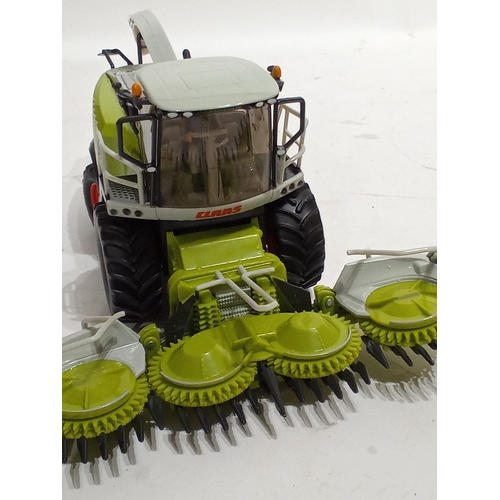 887 - New Ex Display Diecast Claas Jaguar Harvester/forager with rear steer control 28cm x 14cm