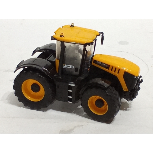 889 - New Ex Display Britain's Diecast JCB FASTRAC 19CM X 11CM