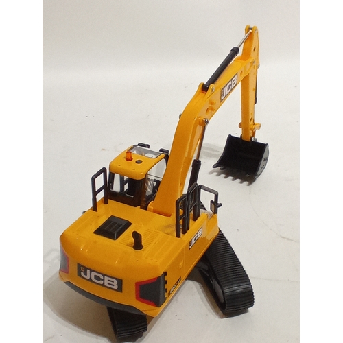 899 - New Ex Display Britain's diecast JCB 220XLC TRACKED EXCAVATOR 30CM 10CM