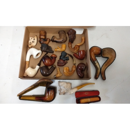 322 - A Collection of vintage pipes and pipe bowls