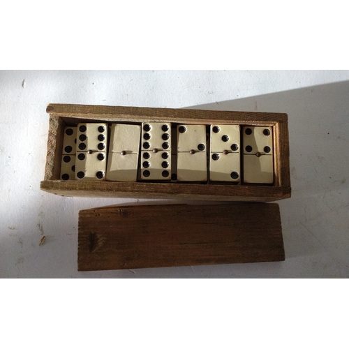 29 - Vintage dominoes in wooden box (27)