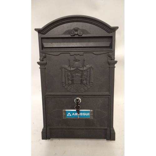 33 - Metal wall mounted post box with 2 keys