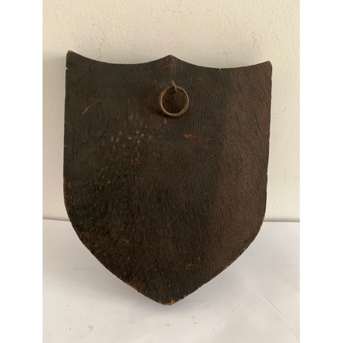 616A - Antique Carved Oak Regimental Shield Plaque From Thé Royal Sussex Régiment
15 x 18 cms h