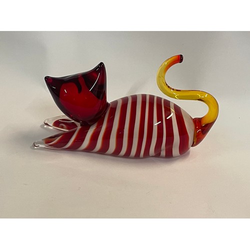 104C - Murano Glass Figure Of A Cat. 22 x 13 cms