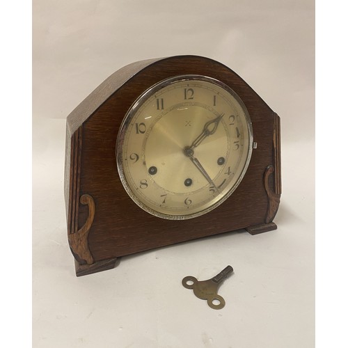 297 - Vintage Decorative Mantle Clock. 26cm x 22cm x 12cm