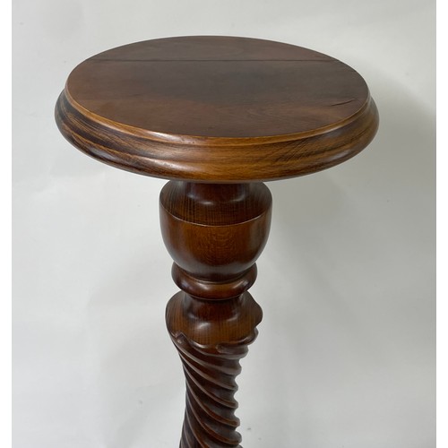 17 - Torchiere Stand. 29 Diameter 93 Cms High