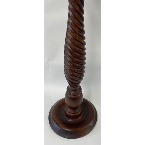 17 - Torchiere Stand. 29 Diameter 93 Cms High