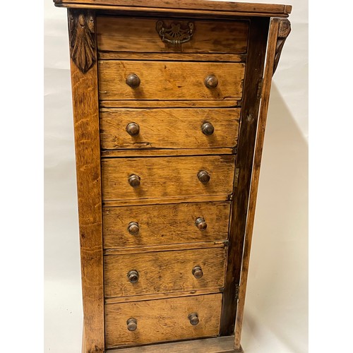 18 - Vintage Seven Drawer Wellington Chest. 49 x 34 x 101 cms