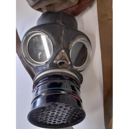 347 - British WW2 CDR BCD Gas mask with carry bag