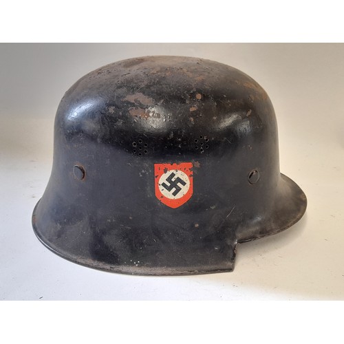 348 - WW2 German Police M34 Helmet      (140)