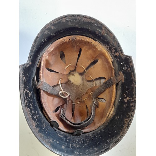 348 - WW2 German Police M34 Helmet      (140)