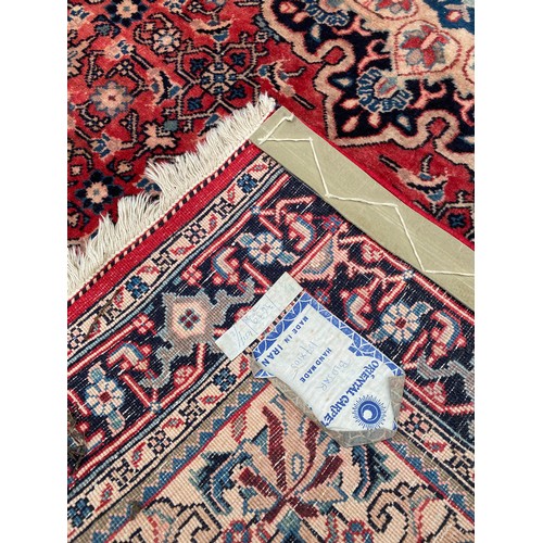 76 - Decorative Handmade Oriental Ground Rug 169cm x 104cm