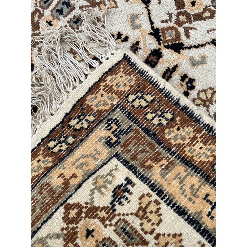 85 - Decorative Handmade Ground Rug 260cm x 159cm