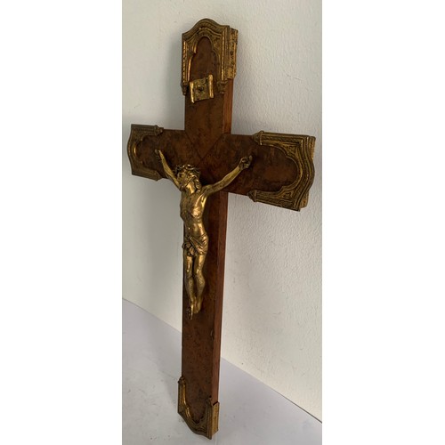 101 - Large Antique Walnut And Bronze Crucifix
22 x 40 cms h