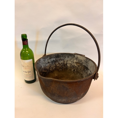 208 - Cast Irion Cooking Pot. Measurements 37cm x 33cm.