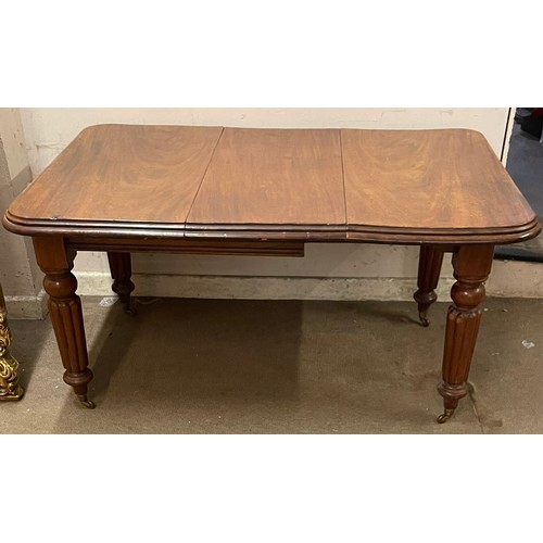 30 - Extendable Winding Table. Open 70 x 143 x 101 cms