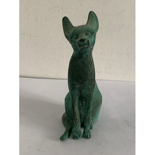 113 - Vintage Bronze Statue Of A Sitting Cat
14.5 cms h