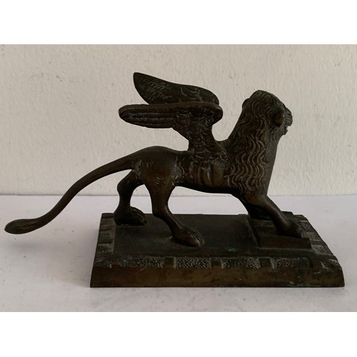 143 - Antique Bronze Statue Of Thé Winged Lion Of Venice
16 x 6.5 x 9 cms h