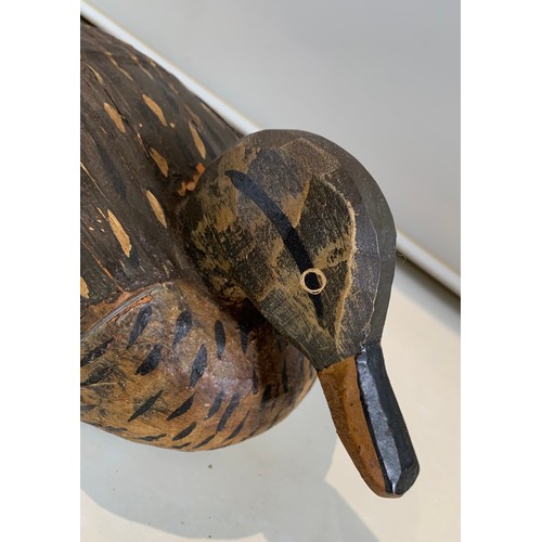 136 - Vintage Italian Carved Decoy Duck
30 x 12 x 11 cms h