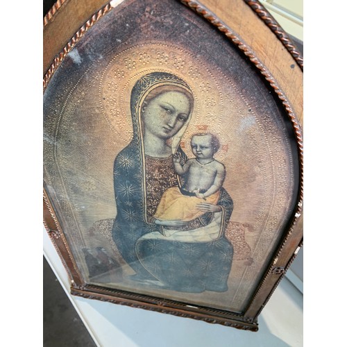 137 - Large Vintage Arch Topped Icon Depicting The Madonna
29 x 44 cms h