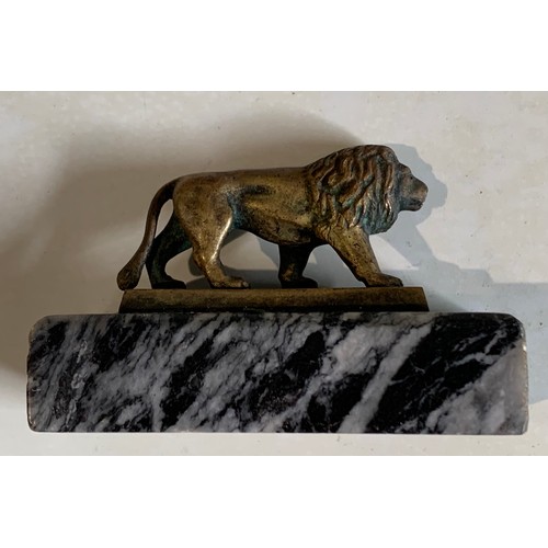 139 - Vintage Bronze Lion Paperweight On Marble Base
9 x 4 x 5.5 cms h