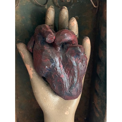 134 - Vintage Macabre Horror Movie Model Depicting A Hand Holding A Heart
14 x 28 cms h