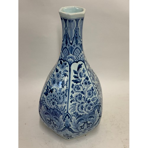 128 - Large Vintage Blue And White Delft Vase
Signed To The Base
18 cms diameter x 36 cms h