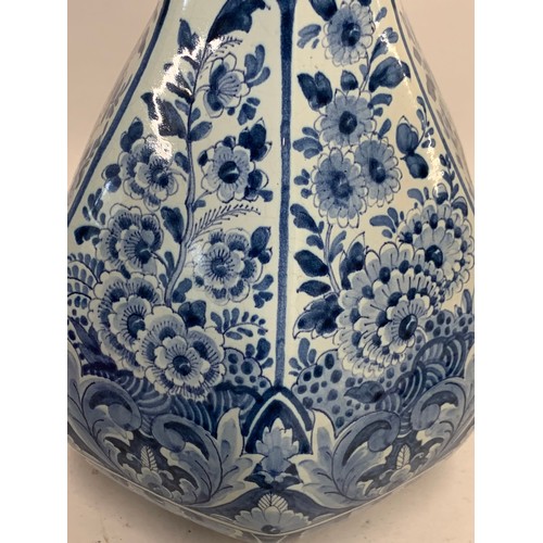 128 - Large Vintage Blue And White Delft Vase
Signed To The Base
18 cms diameter x 36 cms h