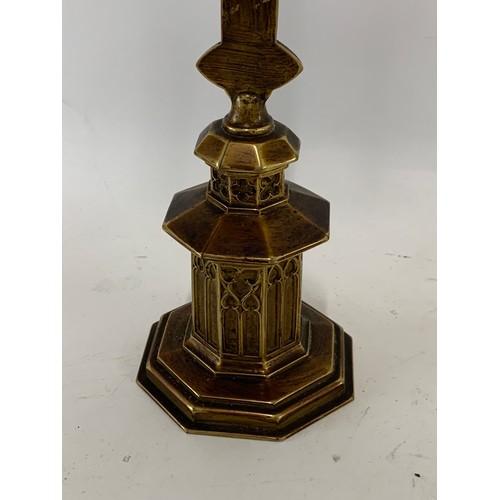 144 - Antique Gothic Style Brass Crucifix On Stand
14 x 35.5 cms h