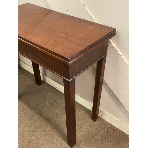 74 - Antique Gate Leg Table Folding Table. Open Measures, 74 x 74 x 75 cms