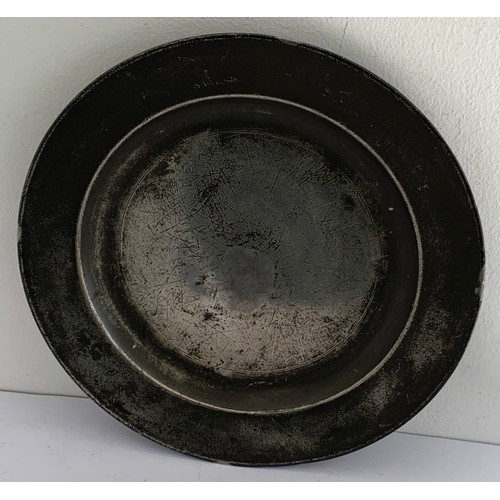 112 - 18thC Pewter Plate By THOMAS COMPTON 1780-1817
24 cms diameter