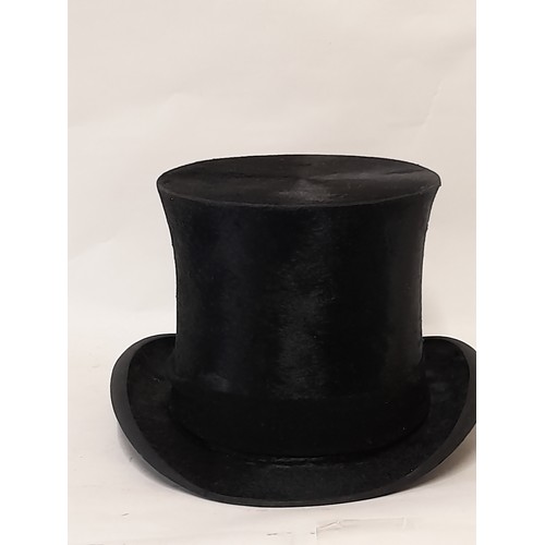 42 - Vintage Top Hat by M Bergdoll Grand Place MONS