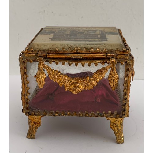 116 - Antique Gilt Brass And Glass Jewellery Casket Having L’Arc De Triomphe, Paris To The Top
8 x 8 x 7.5... 