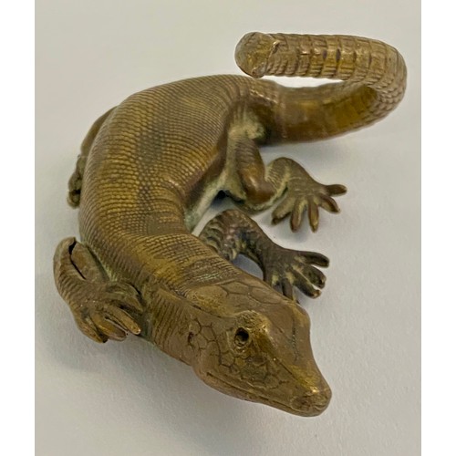 189 - Small Vintage Bronze  Oriental Style Salamander Figurine 8cm Length