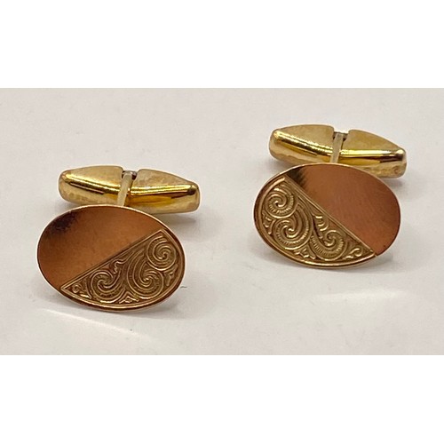 257 - Pair of Gold Decorated Hallmarked 9ct Gold Cufflinks. Weight 3.14g