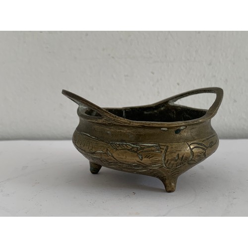 149 - Vintage Oriental Bronze Censer Having The Xuande Mark To The Base
8 x 6 x 4 cms h