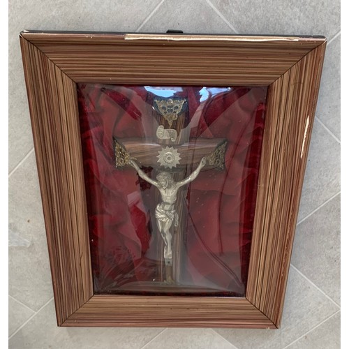 188 - Large Antique Crucifix In Glass Dome Fronted Frame
36 x 46 cms h