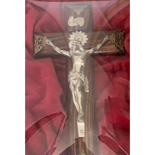 188 - Large Antique Crucifix In Glass Dome Fronted Frame
36 x 46 cms h