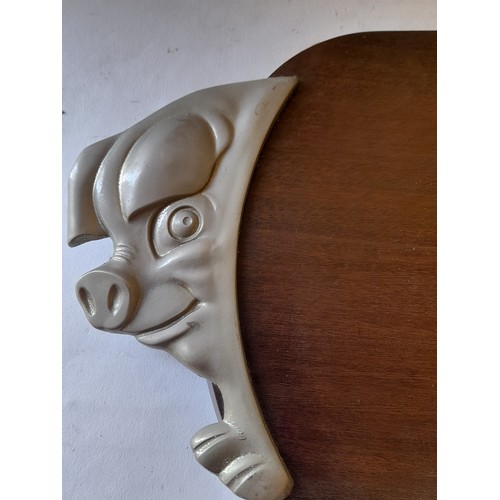 89 - Vintage Meat Carving Board in the image of a Pig, 52cm long