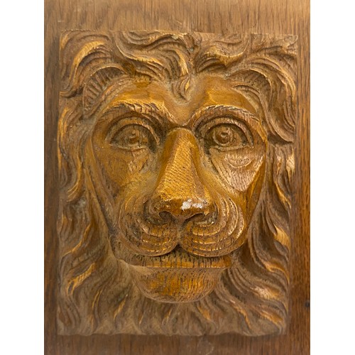 237 - Antique Pair of Carved Wood Lions Head Panels 16cm x 13cm x 7cm (2)