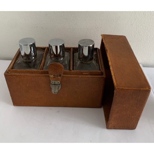 297 - Vintage Gents Cased Travel Cologne Set af
14 x 7.5 x 10.5 cms h