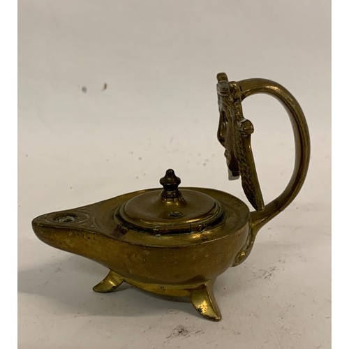 173 - Vintage Bronze Oil Lamp
10 x 6 x 8 cms h