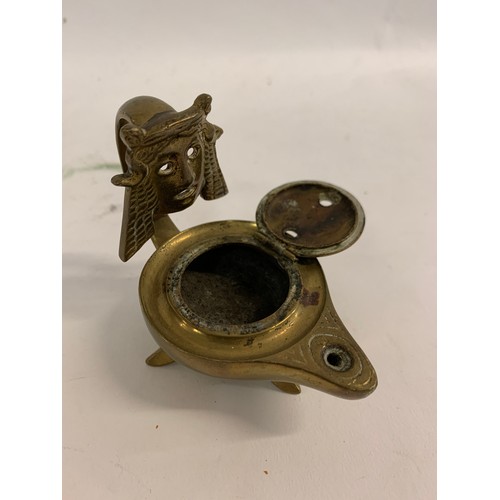 173 - Vintage Bronze Oil Lamp
10 x 6 x 8 cms h