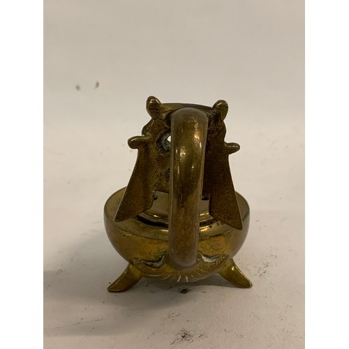 173 - Vintage Bronze Oil Lamp
10 x 6 x 8 cms h