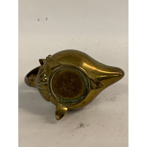 173 - Vintage Bronze Oil Lamp
10 x 6 x 8 cms h