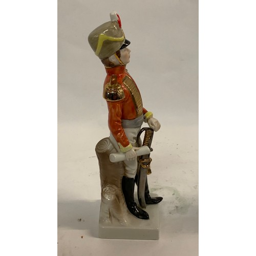 152 - Vintage Porcelain Statue Of An Officer Of Hussars
23 cms h