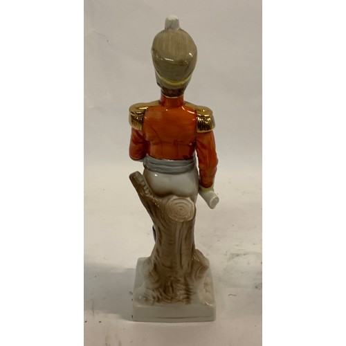 152 - Vintage Porcelain Statue Of An Officer Of Hussars
23 cms h