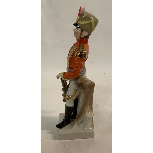 152 - Vintage Porcelain Statue Of An Officer Of Hussars
23 cms h