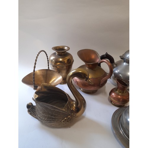 397 - 14 x Metal items to include Brass, Copper, Plated etc